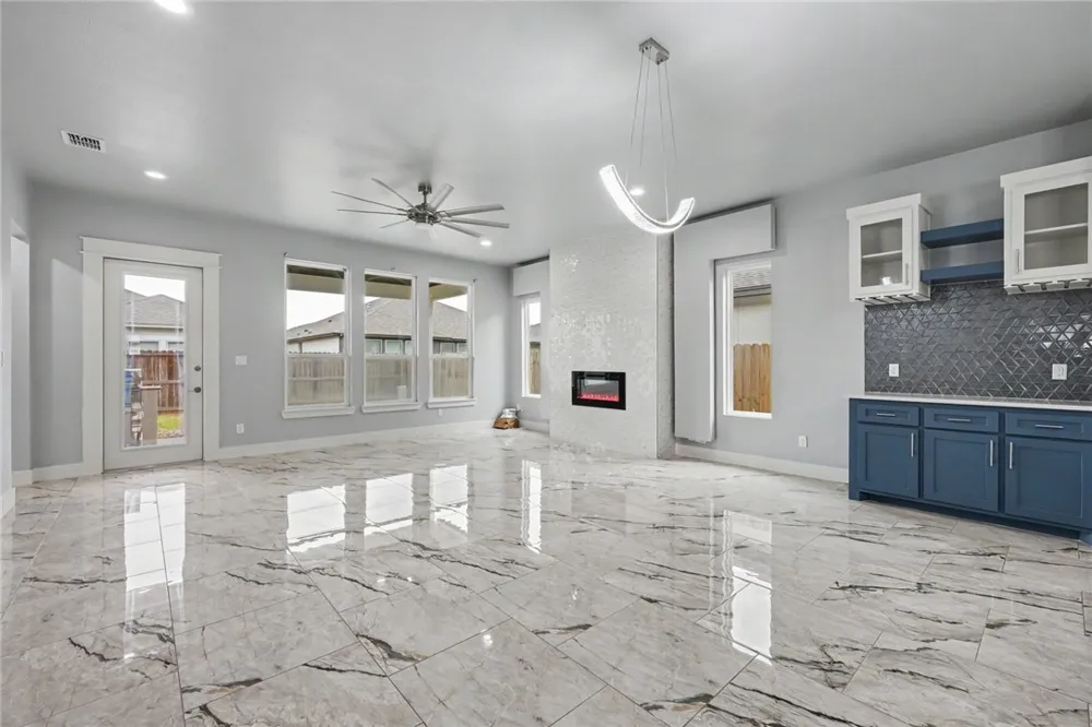 2610 Lady Andrea Drive Corpus Christi, TX 78415