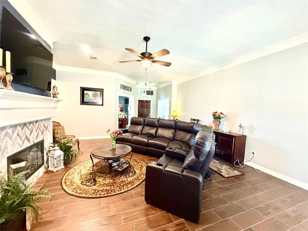 110 Portulaca Street Lake Jackson, TX 77566