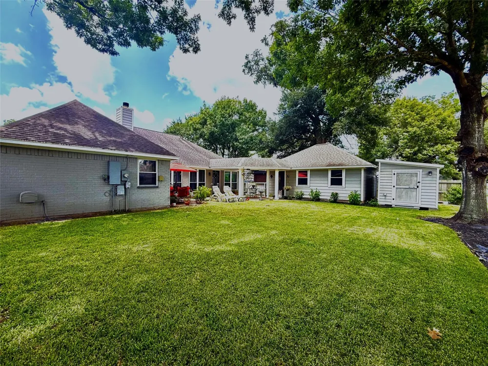 110 Portulaca Street Lake Jackson, TX 77566