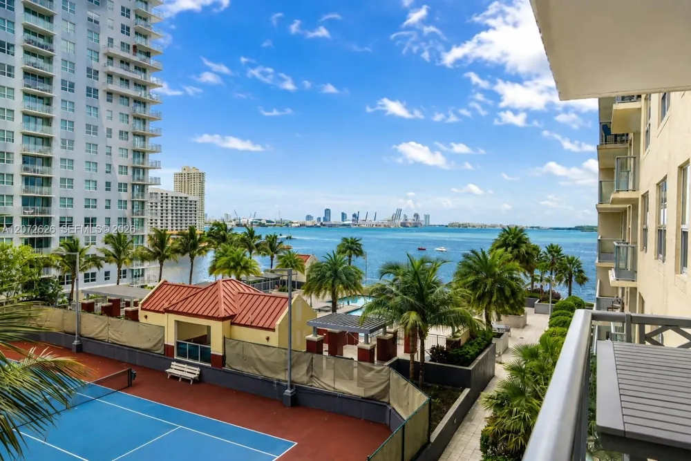 1155 Brickell Bay Dr #902 Miami, FL 33131