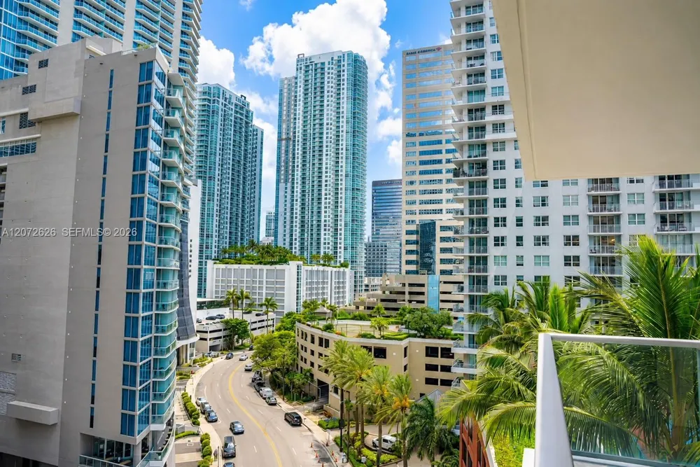 1155 Brickell Bay Dr #902 Miami, FL 33131