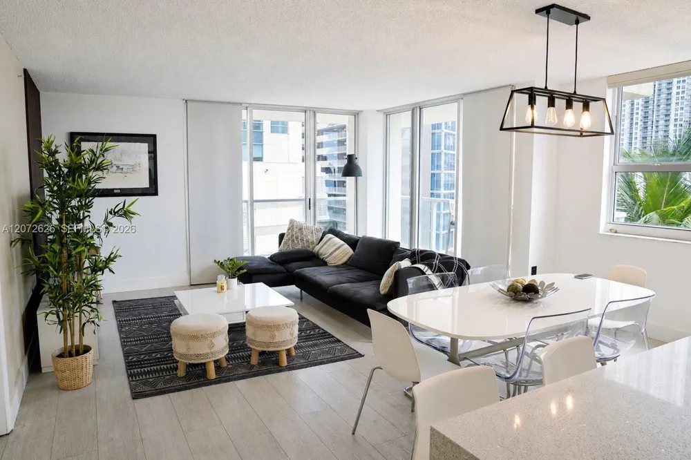 1155 Brickell Bay Dr #902 Miami, FL 33131