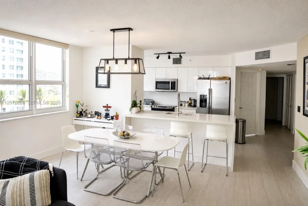 1155 Brickell Bay Dr #902 Miami, FL 33131