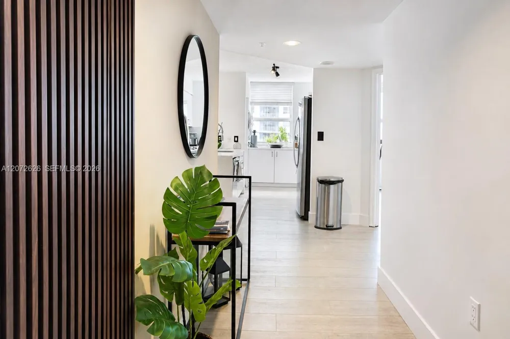 1155 Brickell Bay Dr #902 Miami, FL 33131