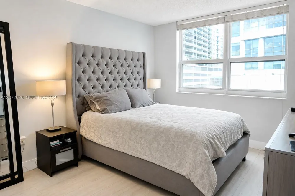 1155 Brickell Bay Dr #902 Miami, FL 33131