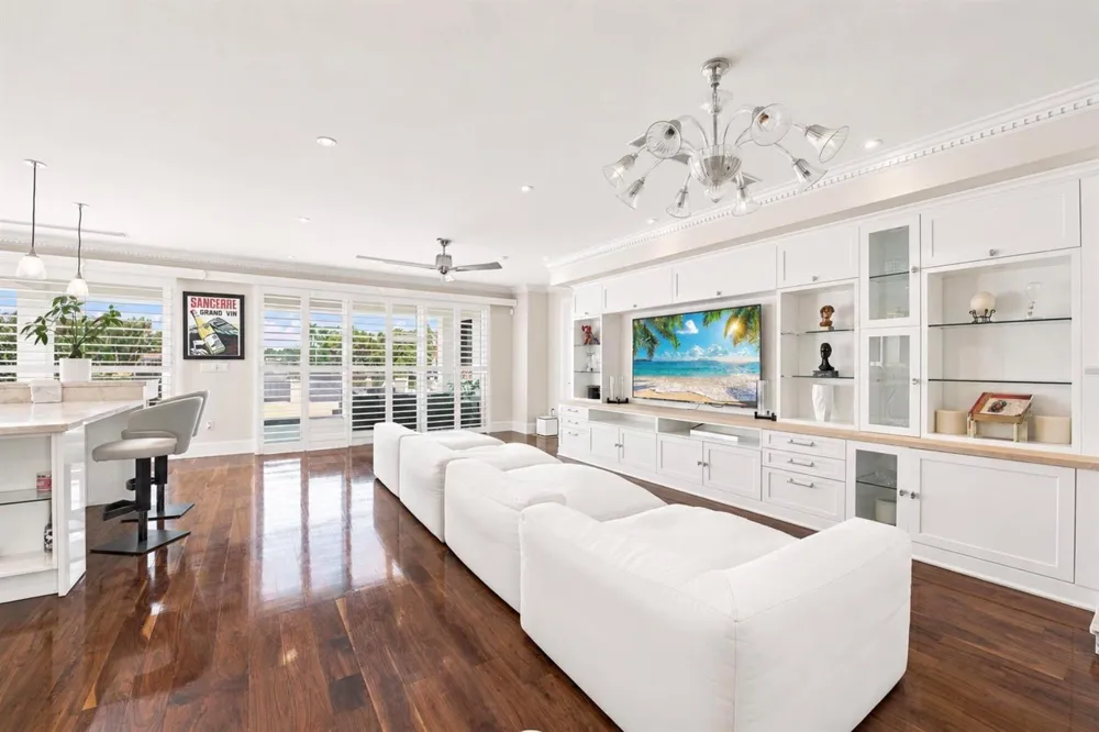 2009 NE 21ST STREET Fort Lauderdale, FL 33305