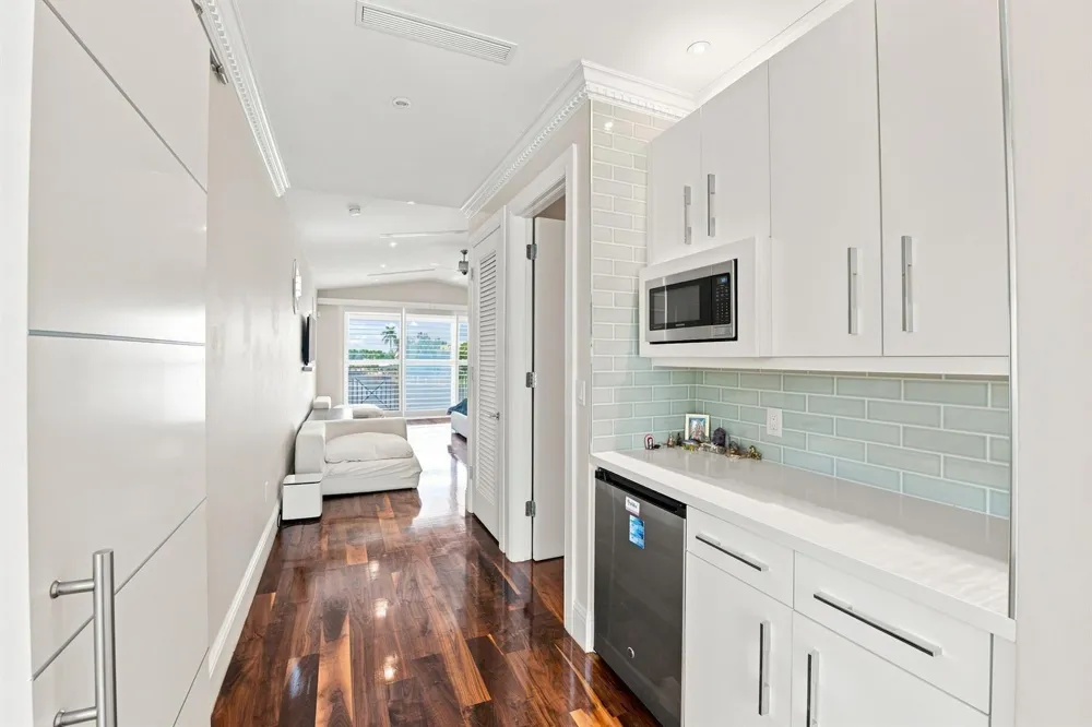 2009 NE 21ST STREET Fort Lauderdale, FL 33305