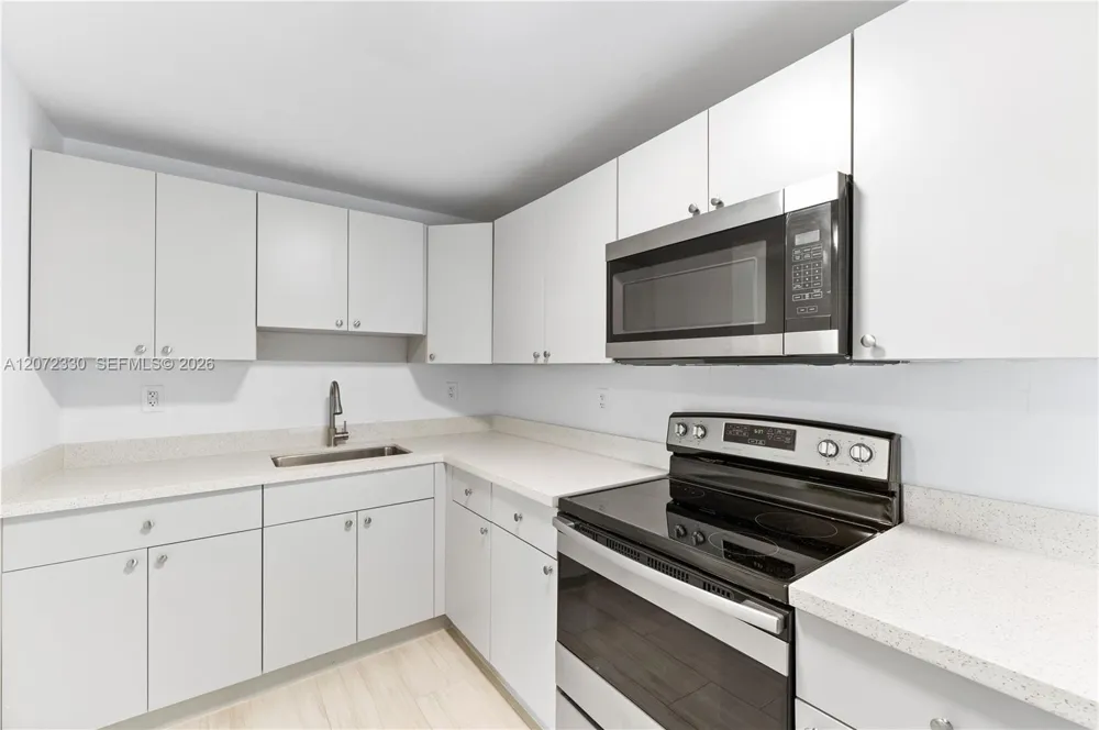 5731 SW 62nd Ter Miami, FL 33143