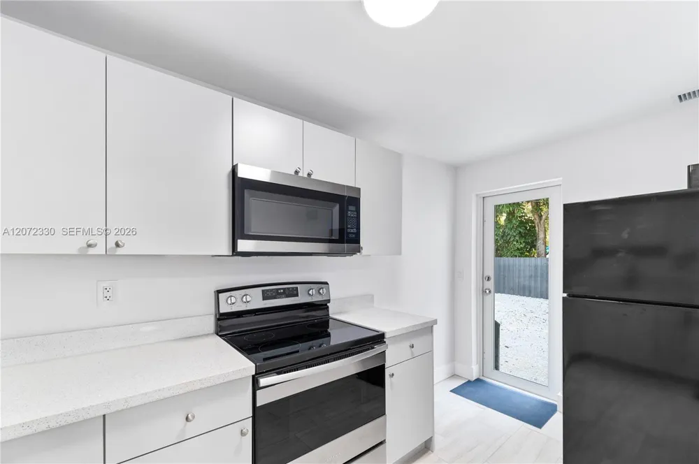 5731 SW 62nd Ter Miami, FL 33143