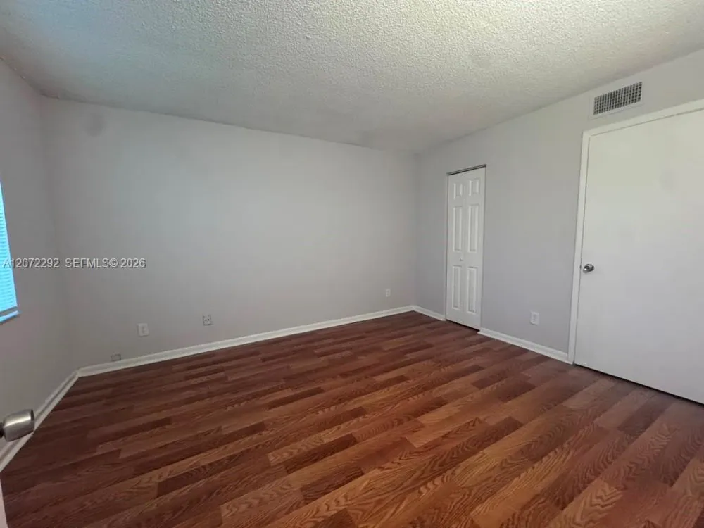 10381 NW 8th St #102 Pembroke Pines, FL 33026
