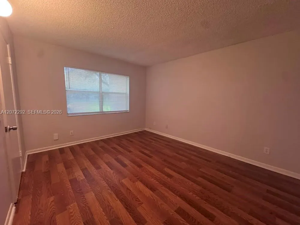 10381 NW 8th St #102 Pembroke Pines, FL 33026