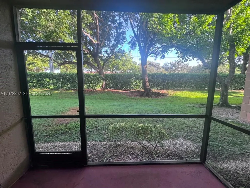 10381 NW 8th St #102 Pembroke Pines, FL 33026