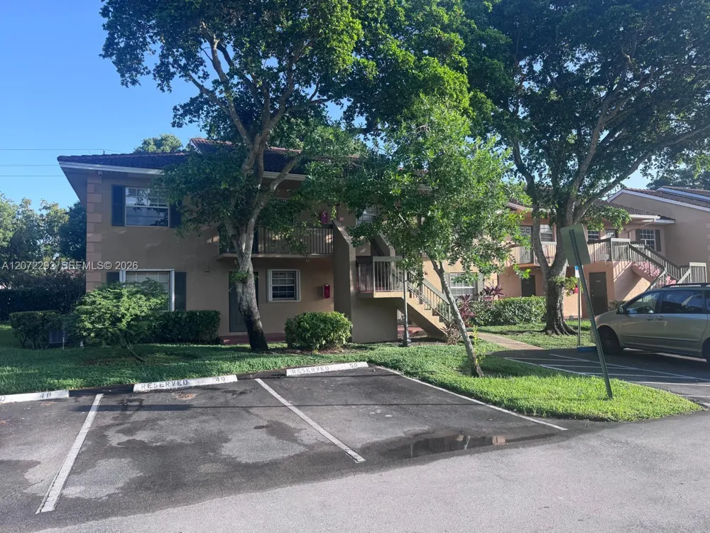 10381 NW 8th St #102 Pembroke Pines, FL 33026