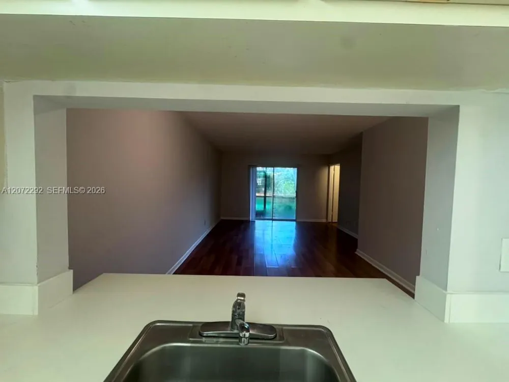 10381 NW 8th St #102 Pembroke Pines, FL 33026
