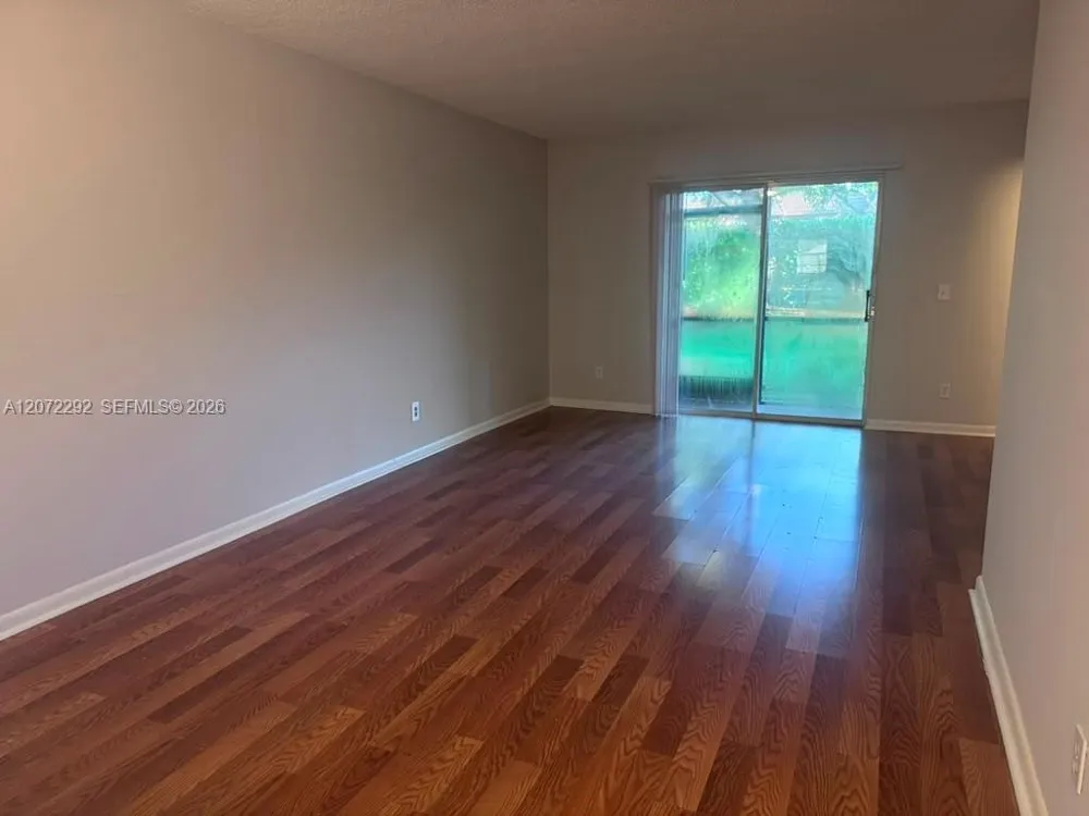 10381 NW 8th St #102 Pembroke Pines, FL 33026