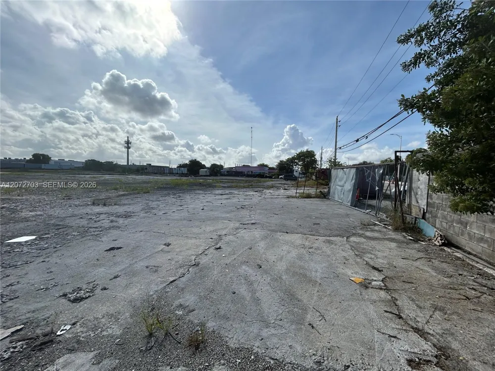 7225 NW 84th Ave Medley, FL 33166