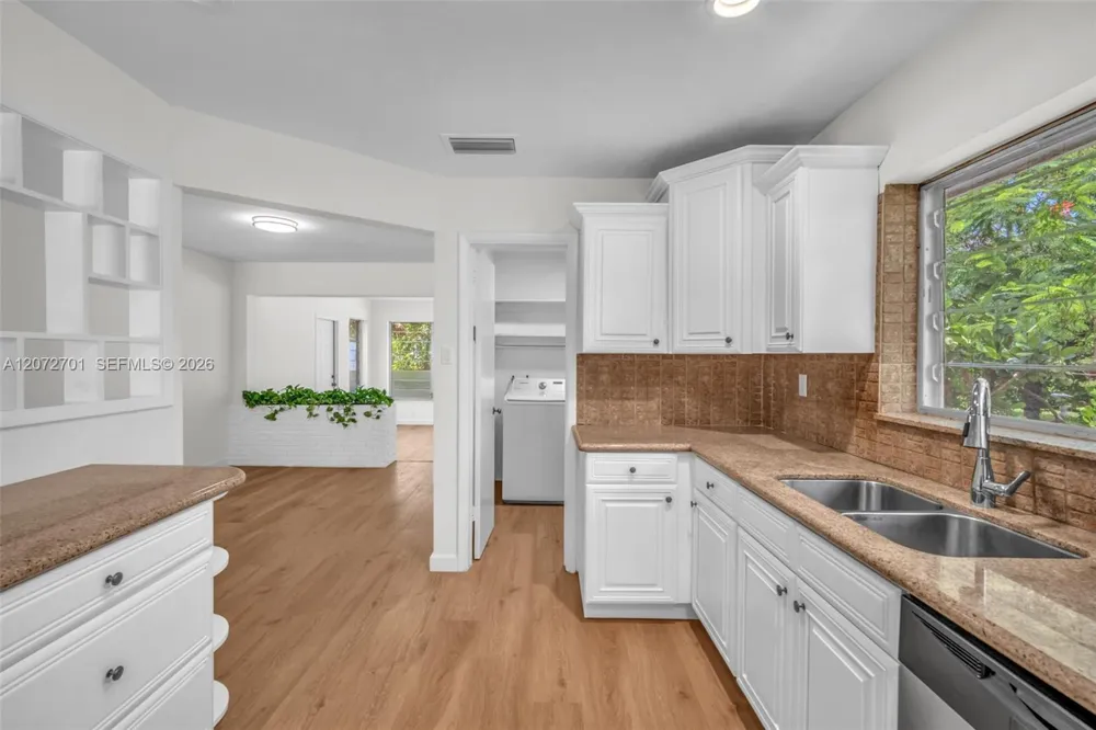 409 NW 17th Ave Fort Lauderdale, FL 33311