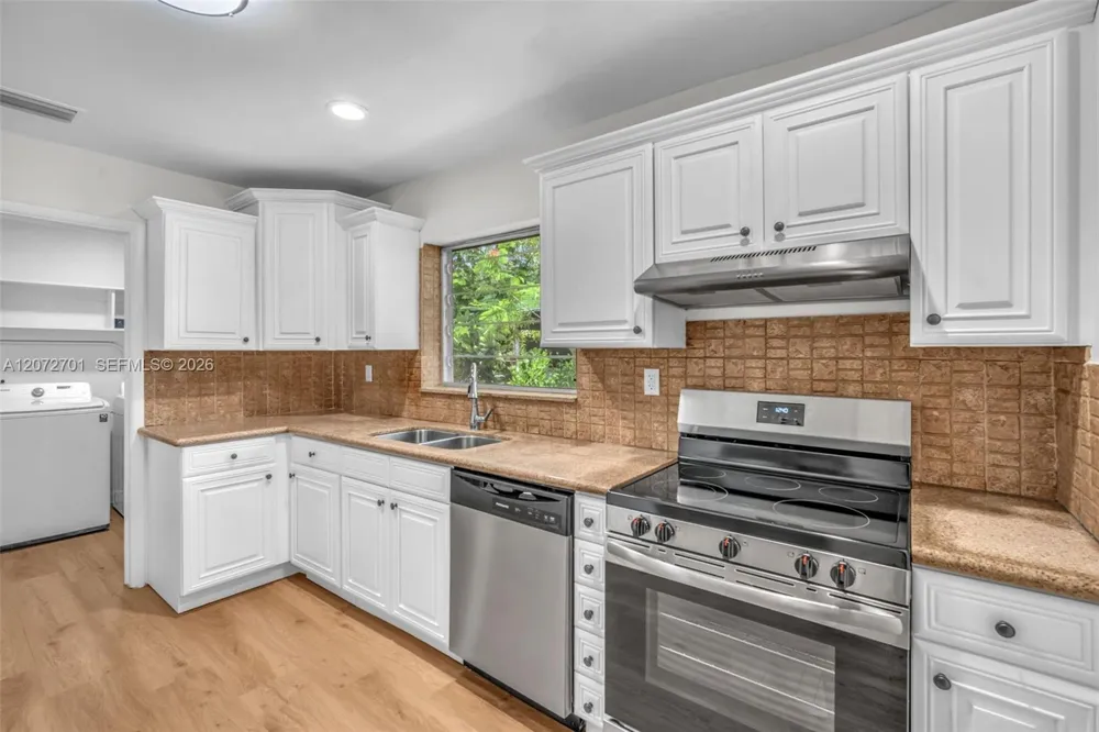 409 NW 17th Ave Fort Lauderdale, FL 33311