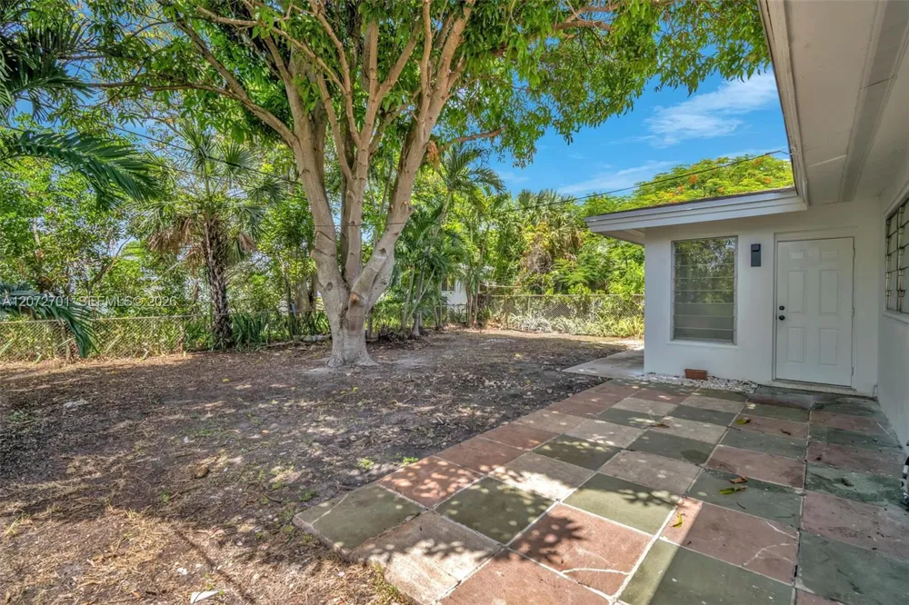 409 NW 17th Ave Fort Lauderdale, FL 33311