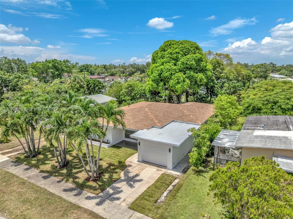 409 NW 17th Ave Fort Lauderdale, FL 33311