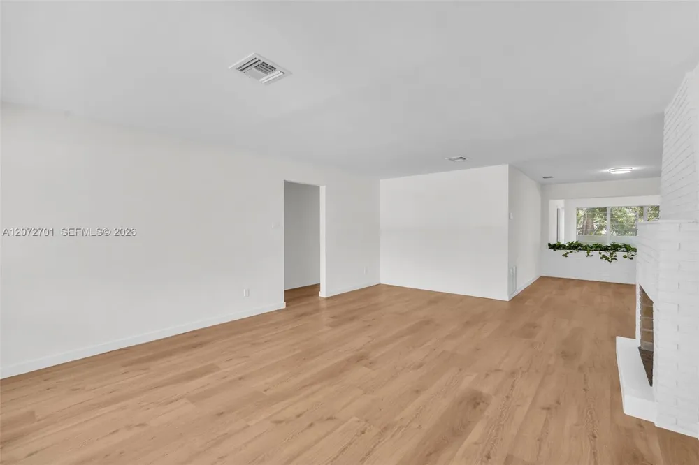 409 NW 17th Ave Fort Lauderdale, FL 33311