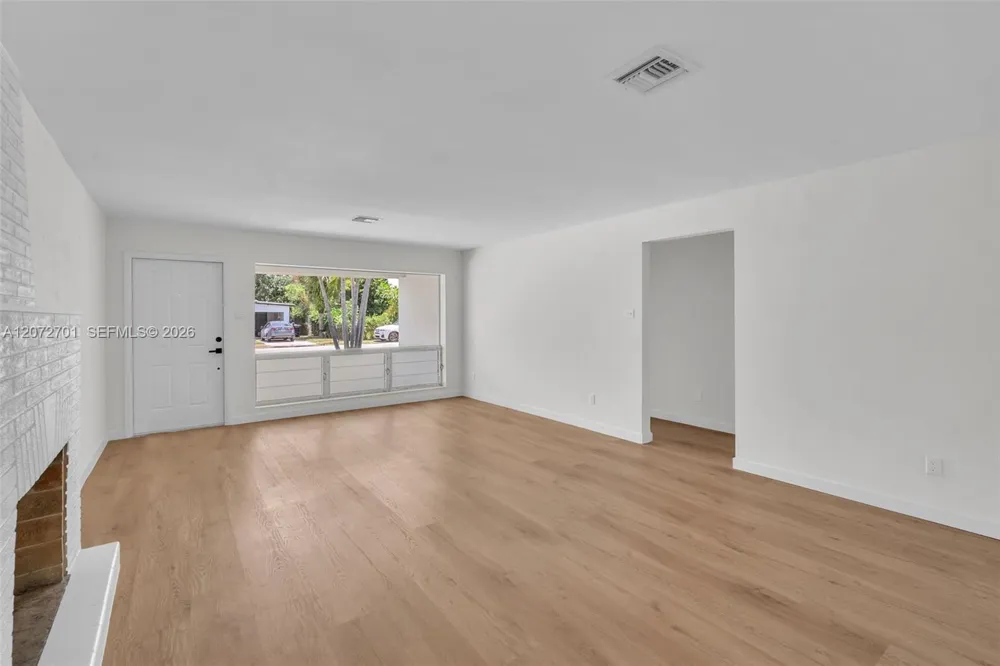 409 NW 17th Ave Fort Lauderdale, FL 33311