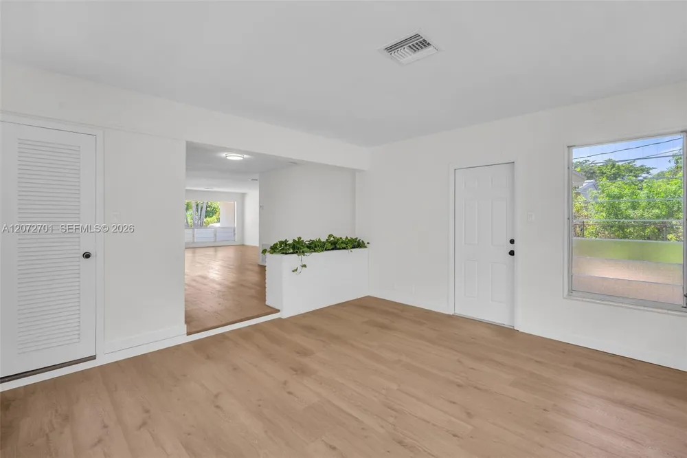 409 NW 17th Ave Fort Lauderdale, FL 33311