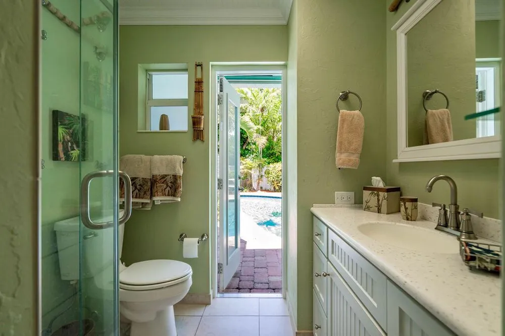 2823 NE 35TH COURT Lighthouse Point, FL 33064
