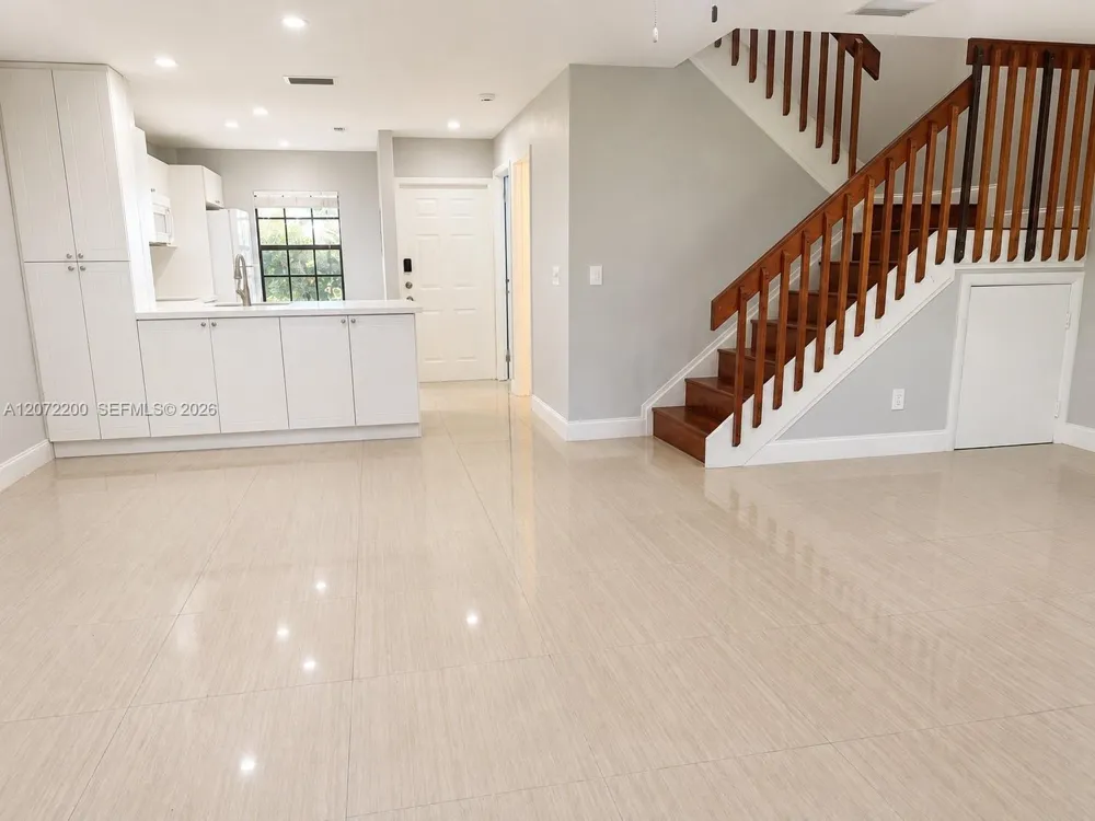 510 NW 103rd Ter Pembroke Pines, FL 33026