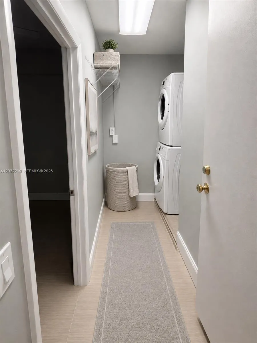 510 NW 103rd Ter Pembroke Pines, FL 33026
