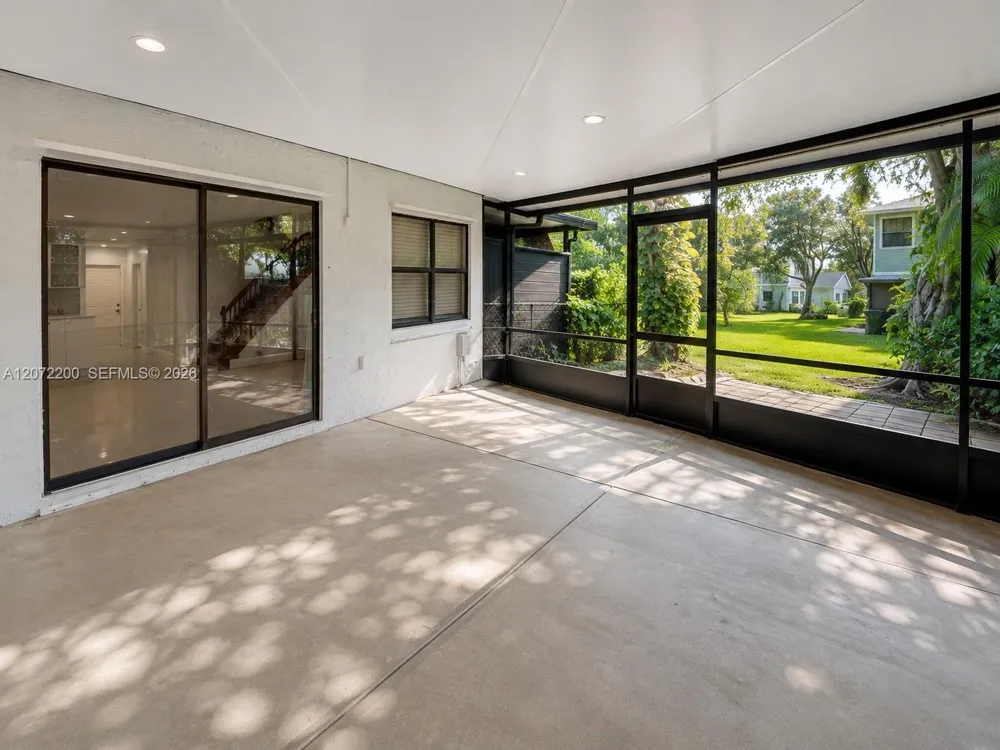 510 NW 103rd Ter Pembroke Pines, FL 33026