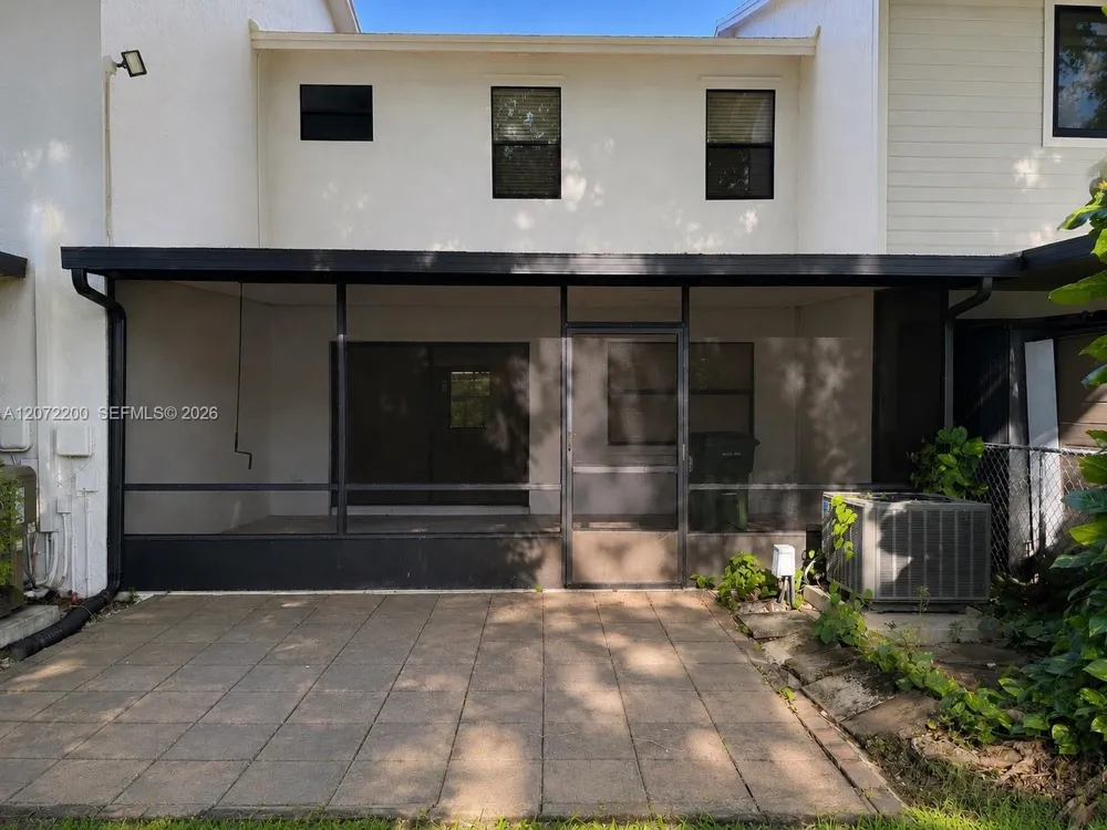 510 NW 103rd Ter Pembroke Pines, FL 33026