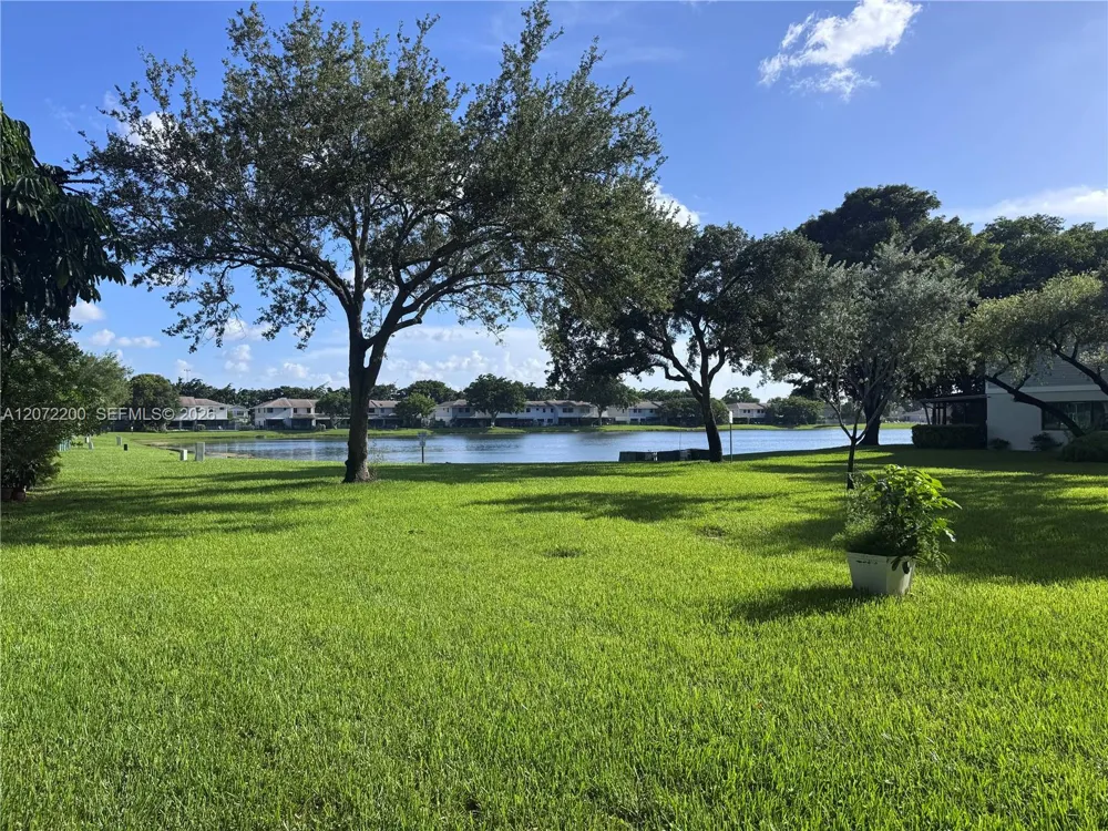 510 NW 103rd Ter Pembroke Pines, FL 33026