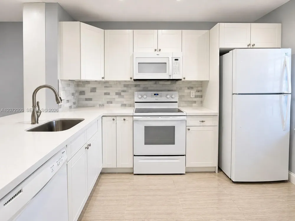 510 NW 103rd Ter Pembroke Pines, FL 33026