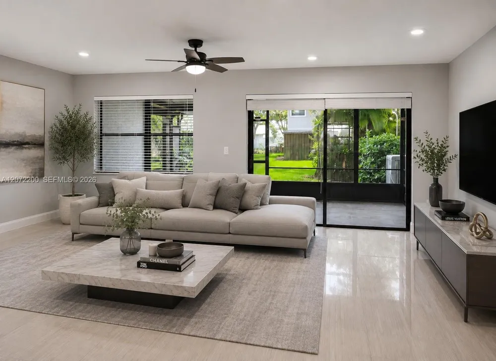 510 NW 103rd Ter Pembroke Pines, FL 33026