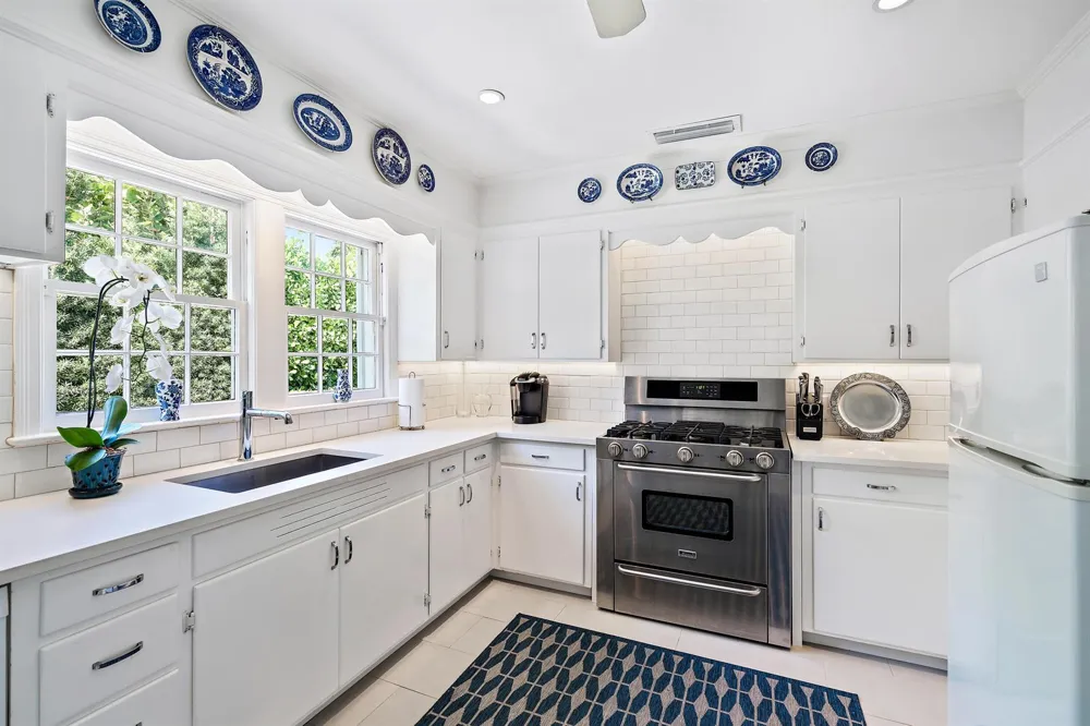 230 Colonial Lane Palm Beach, FL 33480