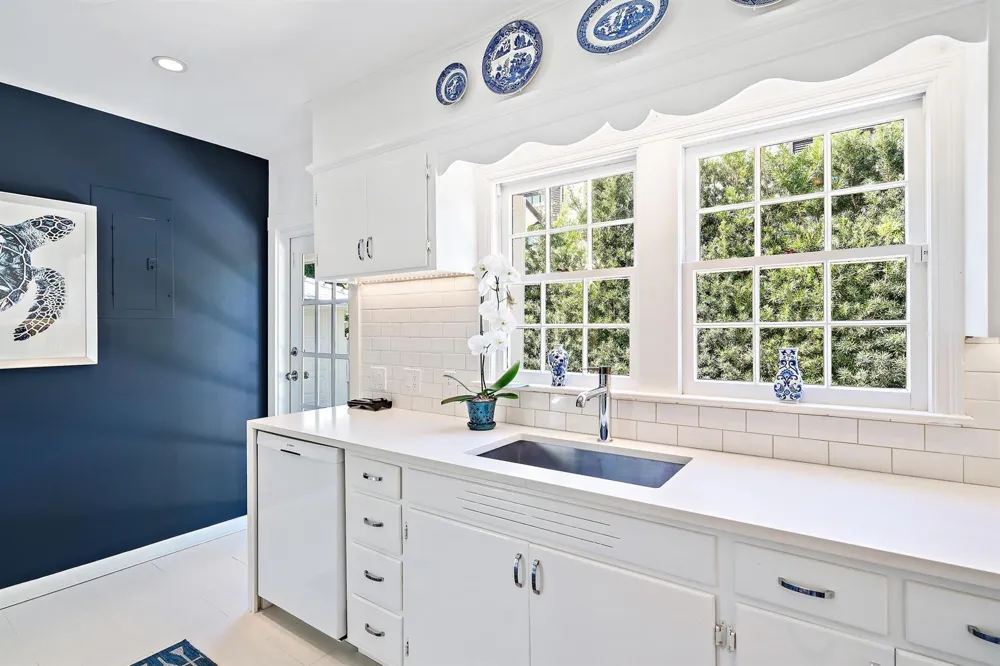 230 Colonial Lane Palm Beach, FL 33480