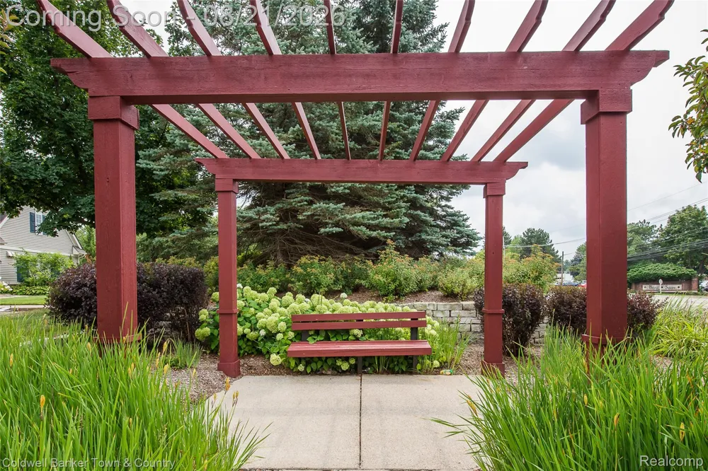 8210 ADDINGTON DRIVE #91 Commerce Charter Township, MI 48390