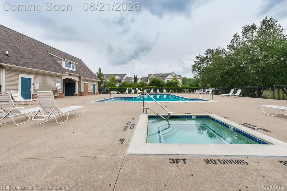 8210 ADDINGTON DRIVE #91 Commerce Charter Township, MI 48390