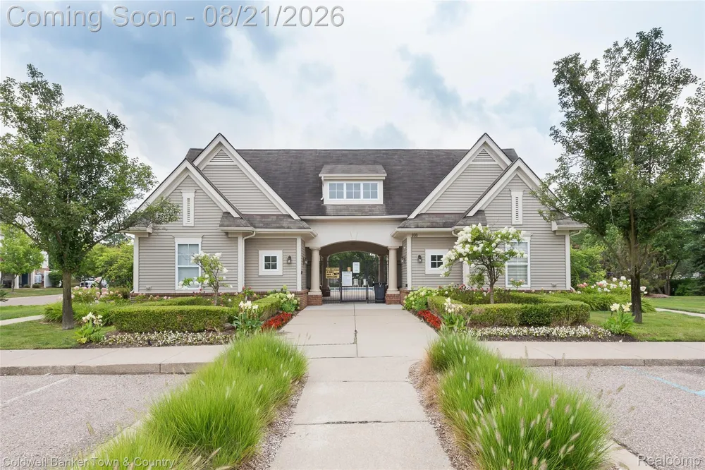 8210 ADDINGTON DRIVE #91 Commerce Charter Township, MI 48390