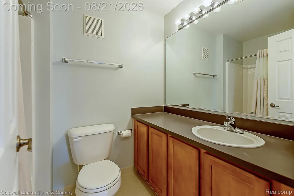 8210 ADDINGTON DRIVE #91 Commerce Charter Township, MI 48390