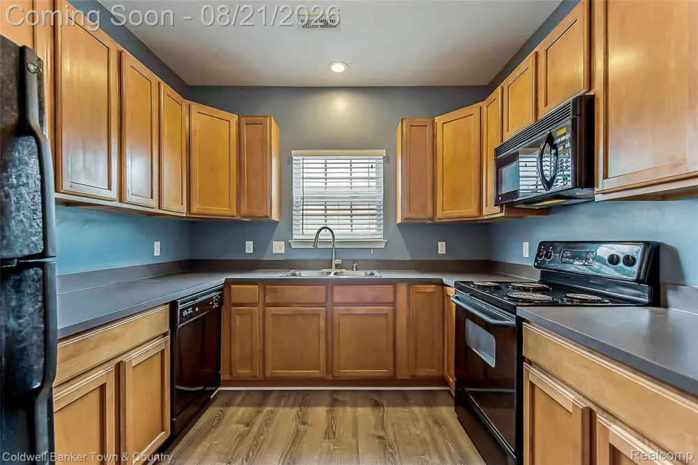 8210 ADDINGTON DRIVE #91 Commerce Charter Township, MI 48390