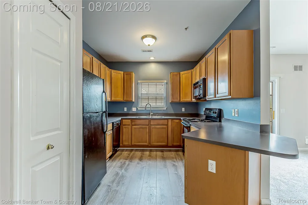 8210 ADDINGTON DRIVE #91 Commerce Charter Township, MI 48390
