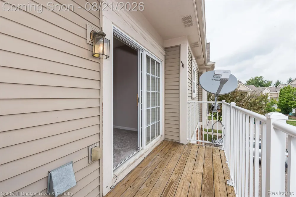 8210 ADDINGTON DRIVE #91 Commerce Charter Township, MI 48390