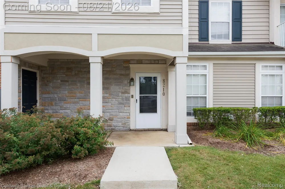 8210 ADDINGTON DRIVE #91 Commerce Charter Township, MI 48390