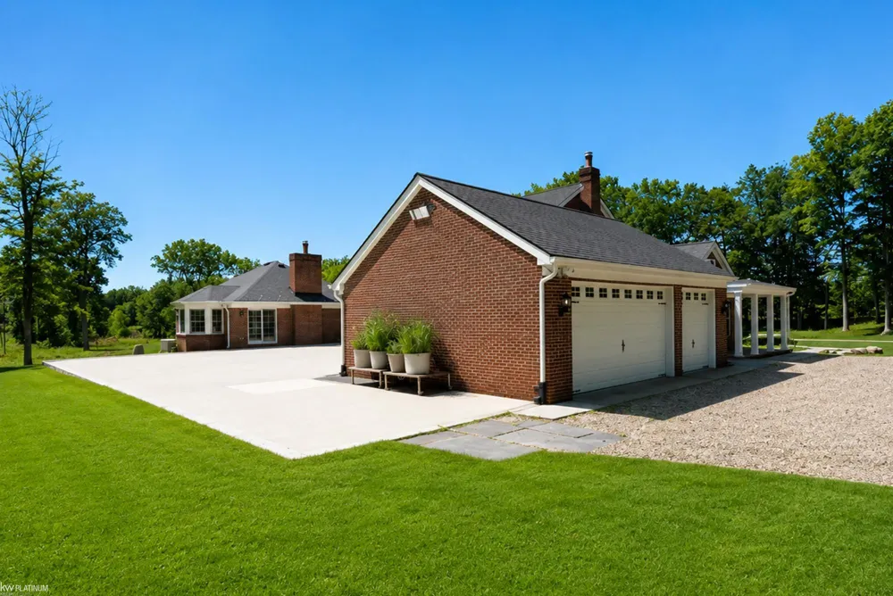2401 E Brocker Road Metamora Township, MI 48455