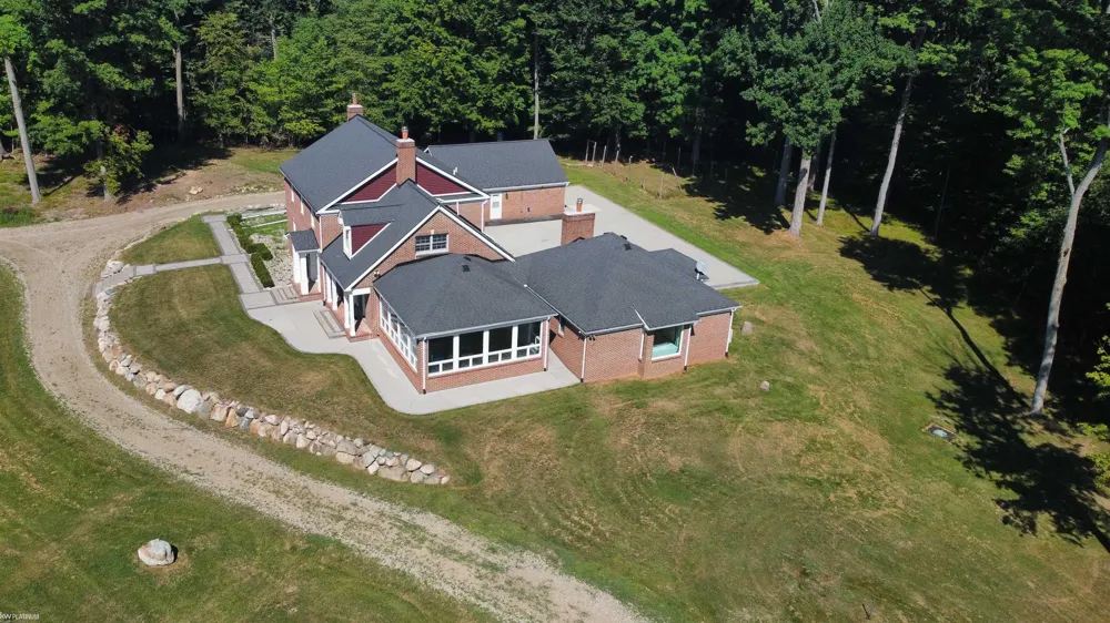 2401 E Brocker Road Metamora Township, MI 48455