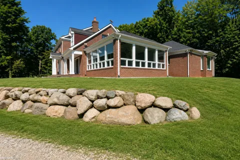 2401 E Brocker Road