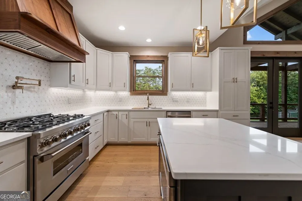 287 State ST Blue Ridge, GA 30513