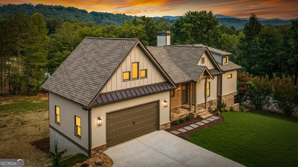 287 State ST Blue Ridge, GA 30513